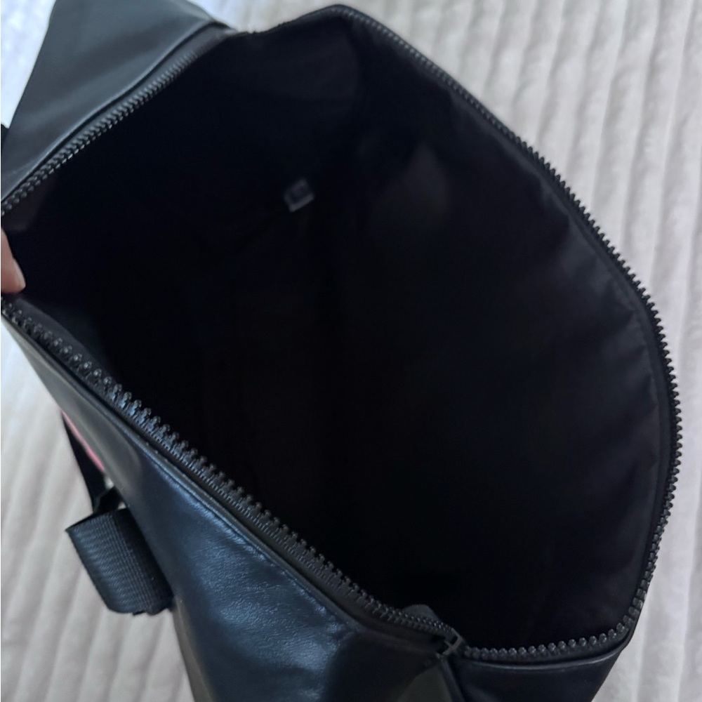 Diesel Black And Pink Logo Toiletry Bag View 2